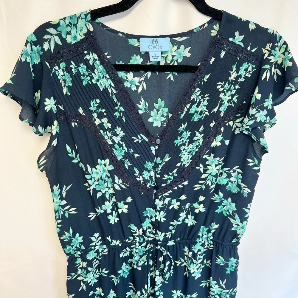 CeCe Breeze Boutique Navy Blue Floral Flutter Jumpsuit Romper Women’s Size 10 - Picture 15 of 15